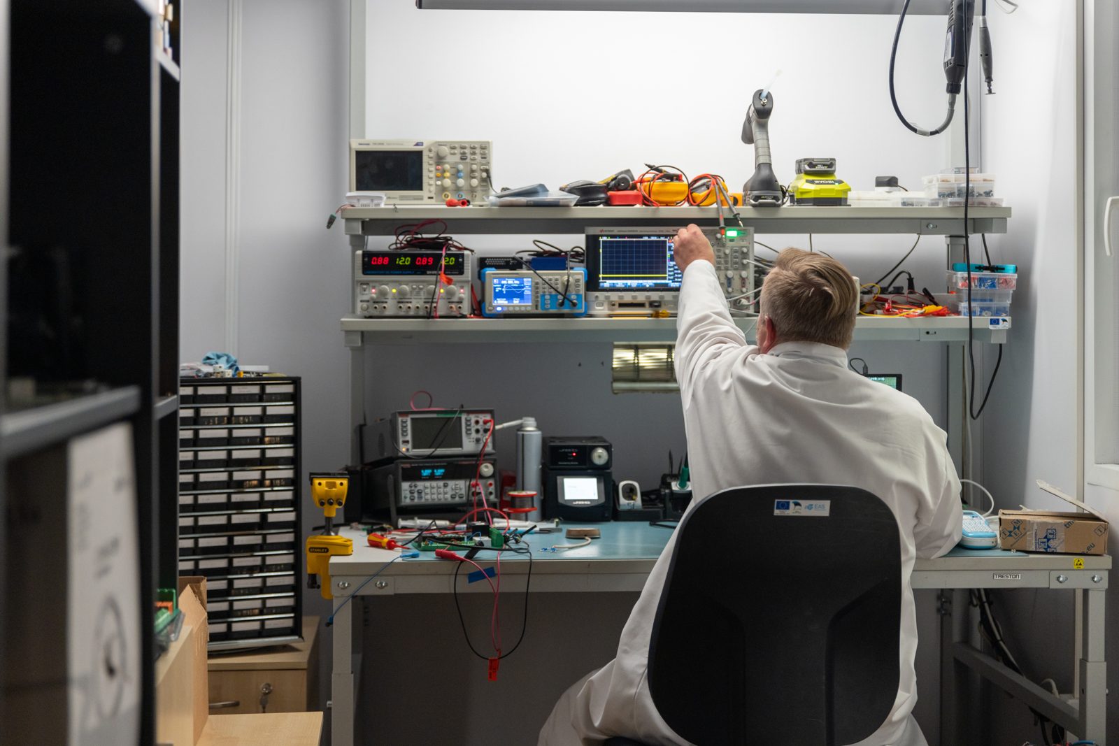 Saunum Electronics Test Lab Bench With Oscilloscopes And Power Supplies